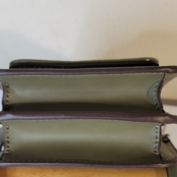 Melie Bianco Jesse Bianco Vegan Leather Crossbody Bag - Picture 9 of 9